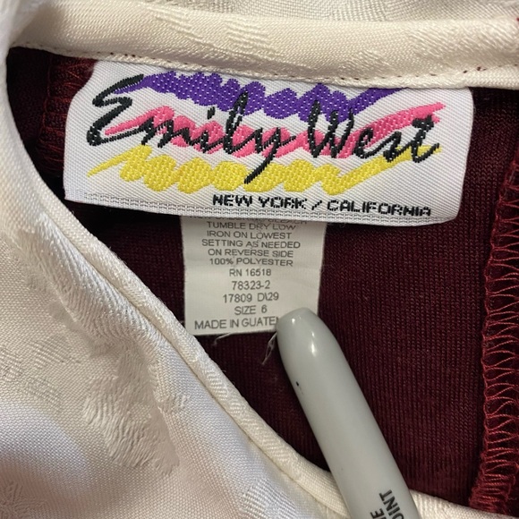 Vintage Emily West~Red Velvet & Lace~Dress~Size‎ 6 - Picture 7 of 7